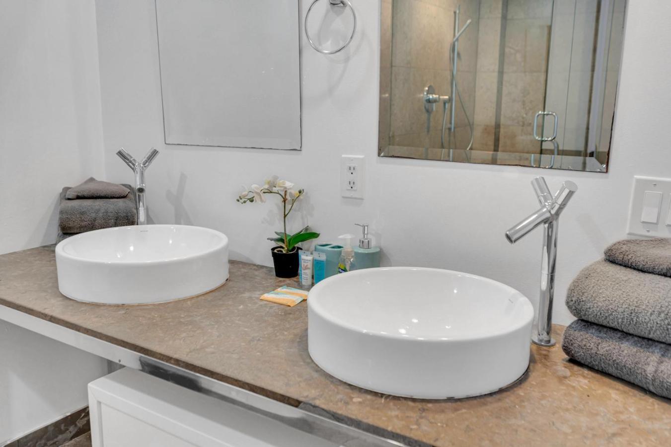 *W Icon Brickell- Luxury 2Br Highrise Corner Condo** Miami Extérieur photo
